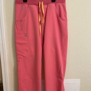 Figs Small Petite Neon Pink Kade